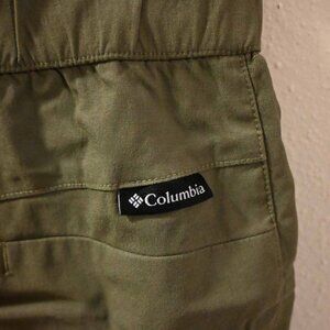 Columbia Women's Shorts (Large, OD Green)